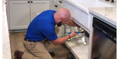 how to stop water leak from kitchen sink